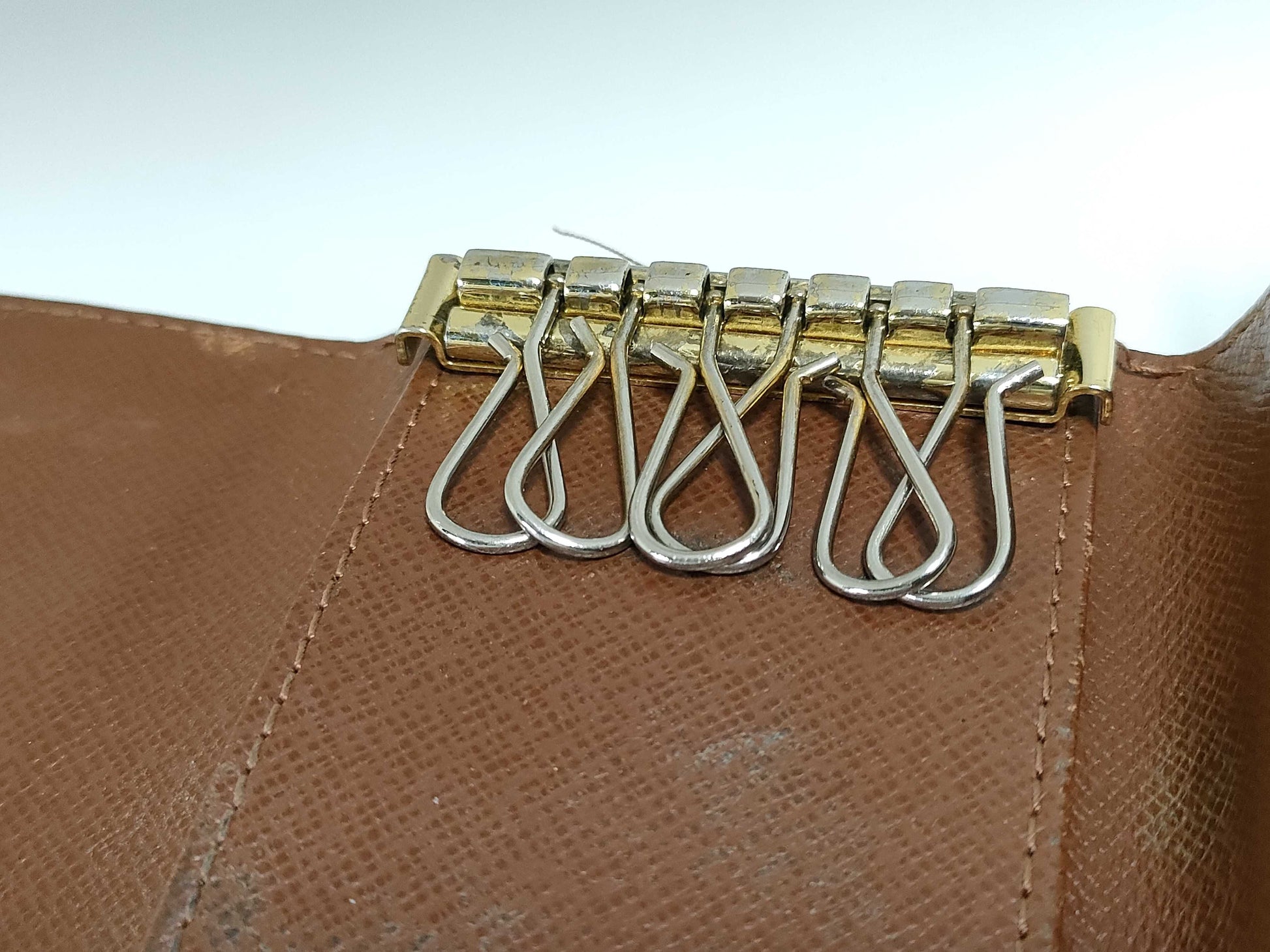 LOUIS VUITTON M62630 Monogram Louis Vuitton Monogram Multicle 6 M62630/MS0127 Key Case/Key Holder with Missing Button