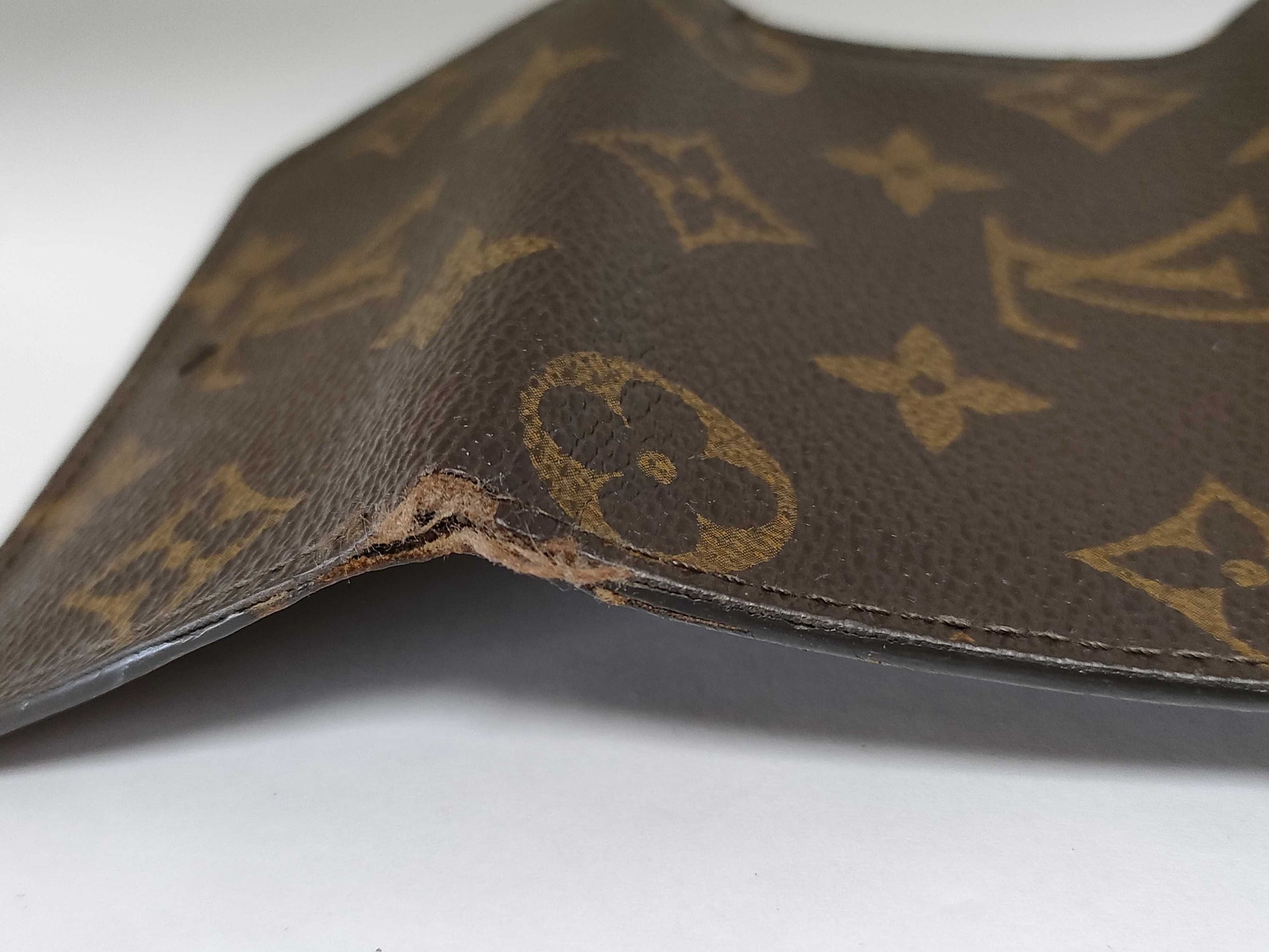 LOUIS VUITTON M62630 Monogram Louis Vuitton Monogram Multicle 6 M62630/MS0127 Key Case/Key Holder with Missing Button