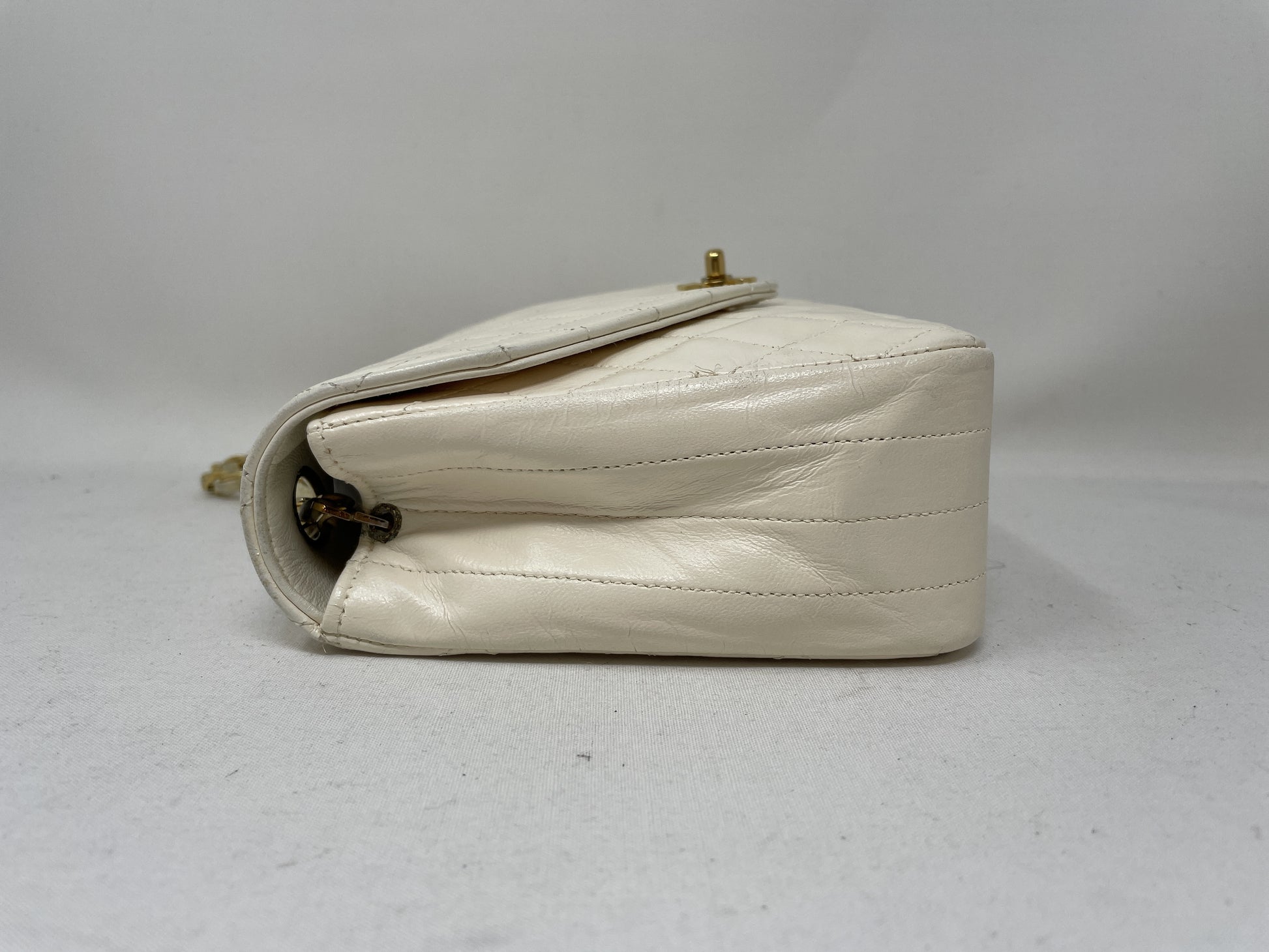 CHANEL CHANEL Matelasse Shoulder Bag Turn Lock White with Seal