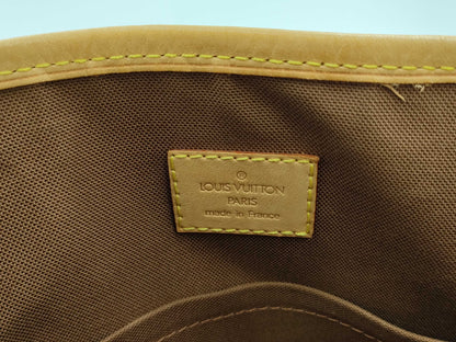 LOUIS VUITTON Monogram Batignolles PM Handbag