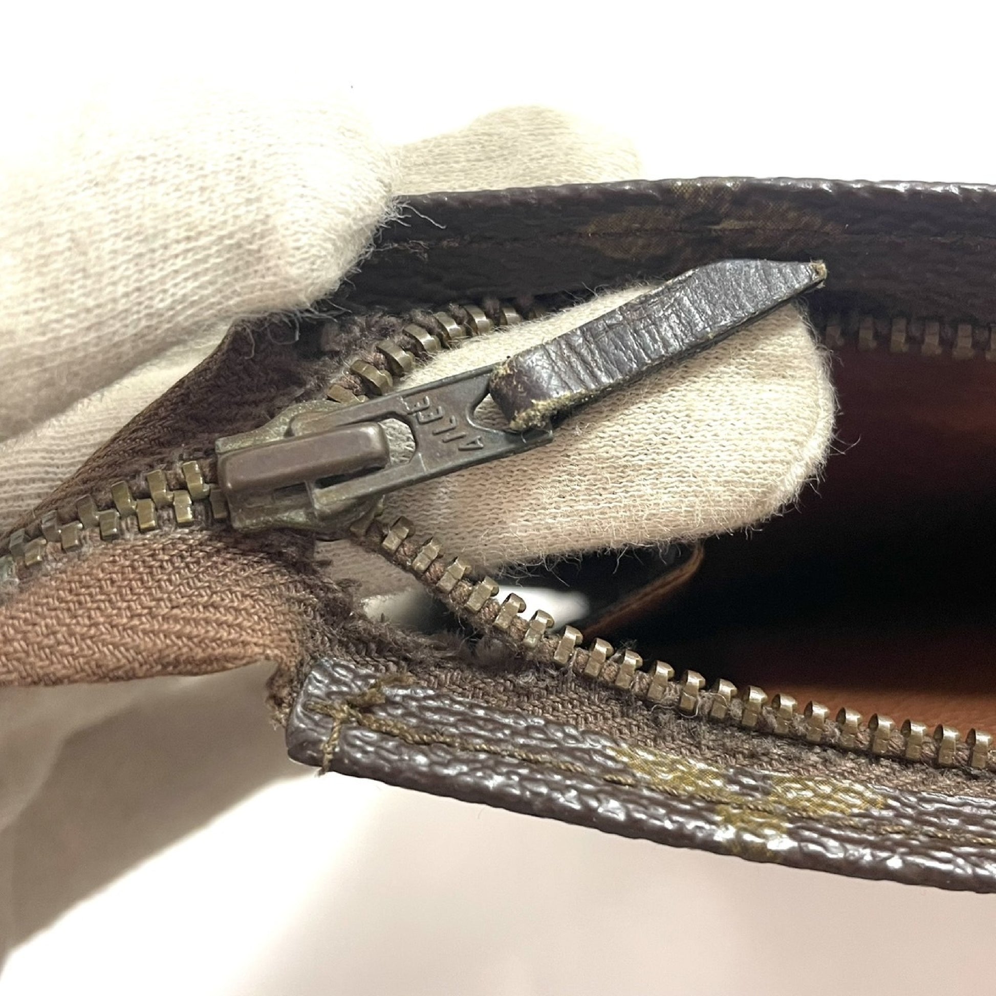 LOUIS VUITTON Poche Toilette Second Bag