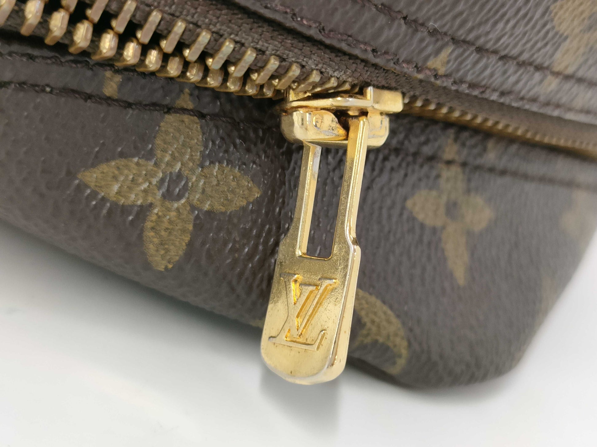 LOUIS VUITTON LV Monogram Truss Toilette Handbag Clutch Bag