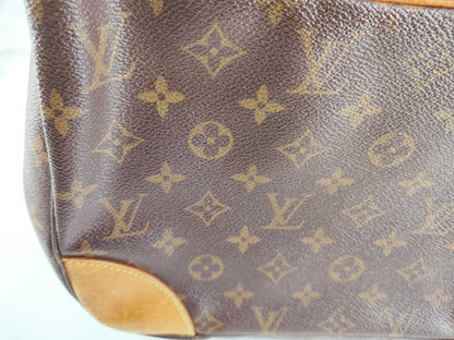 LOUIS VUITTON Monogram Louis Vuitton Shoulder Bag