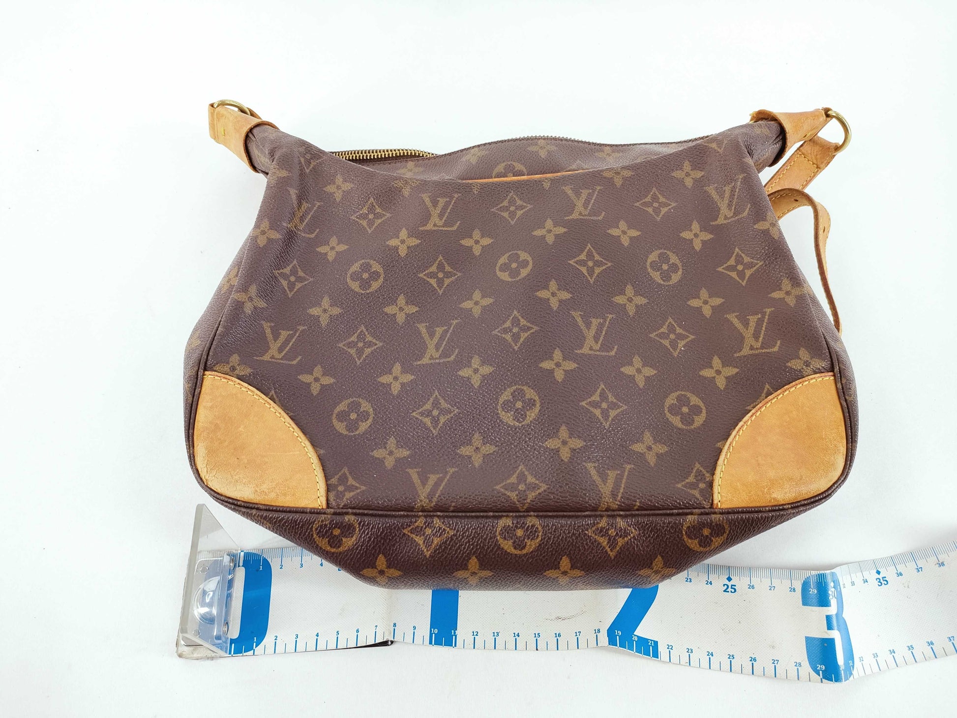 LOUIS VUITTON Monogram Louis Vuitton Shoulder Bag