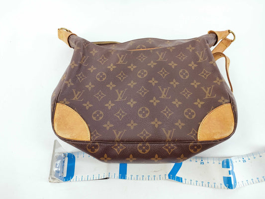 LOUIS VUITTON Monogram Louis Vuitton Shoulder Bag