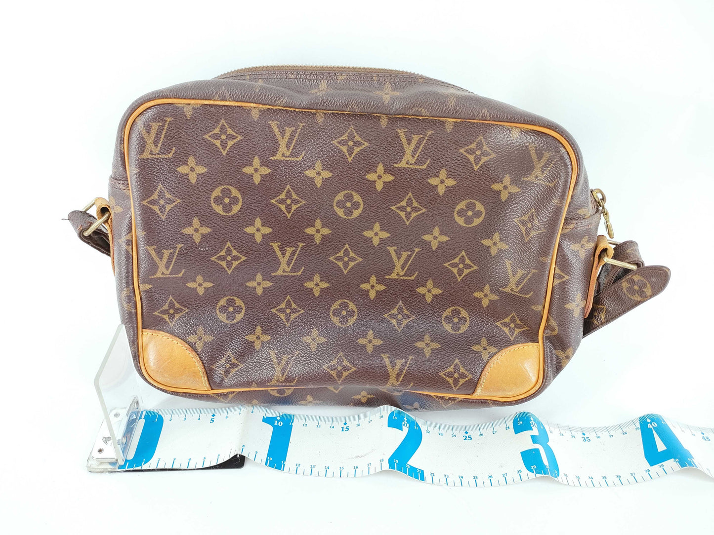 LOUIS VUITTON Monogram Louis Vuitton Shoulder Bag