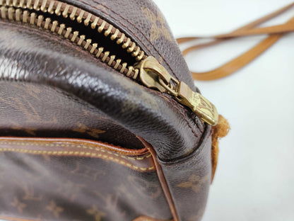 LOUIS VUITTON Monogram Louis Vuitton Shoulder Bag