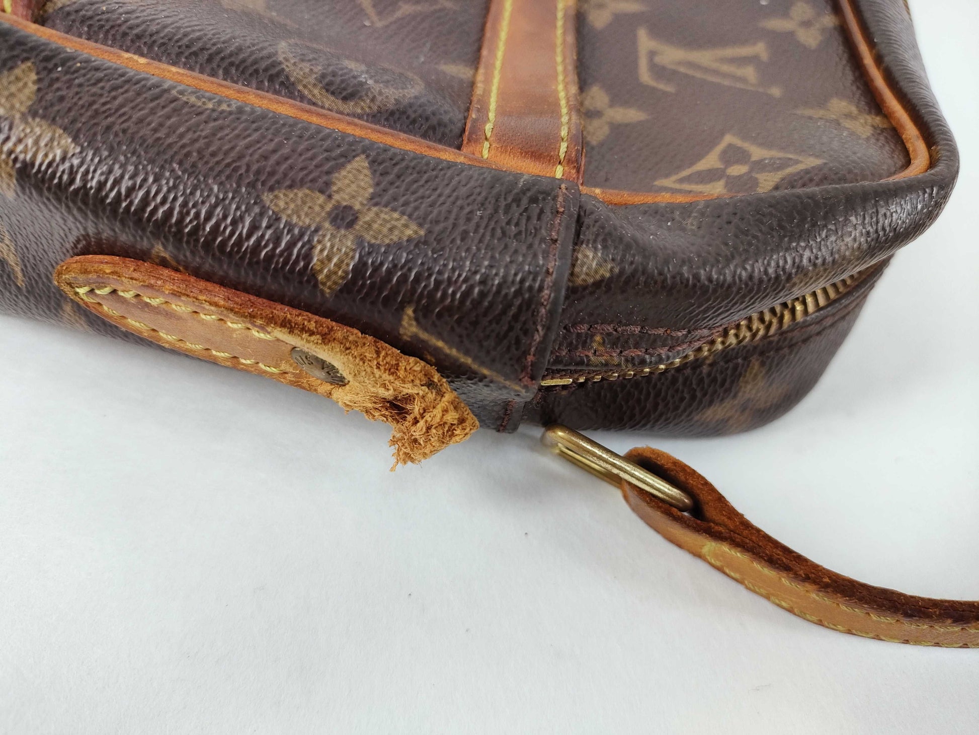 LOUIS VUITTON Monogram Louis Vuitton Shoulder Bag