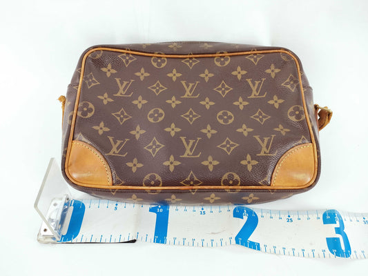 LOUIS VUITTON Monogram Louis Vuitton Shoulder Bag