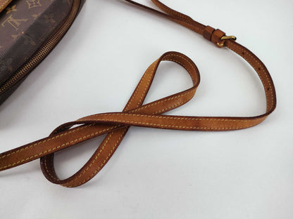 LOUIS VUITTON Monogram Louis Vuitton Shoulder Bag