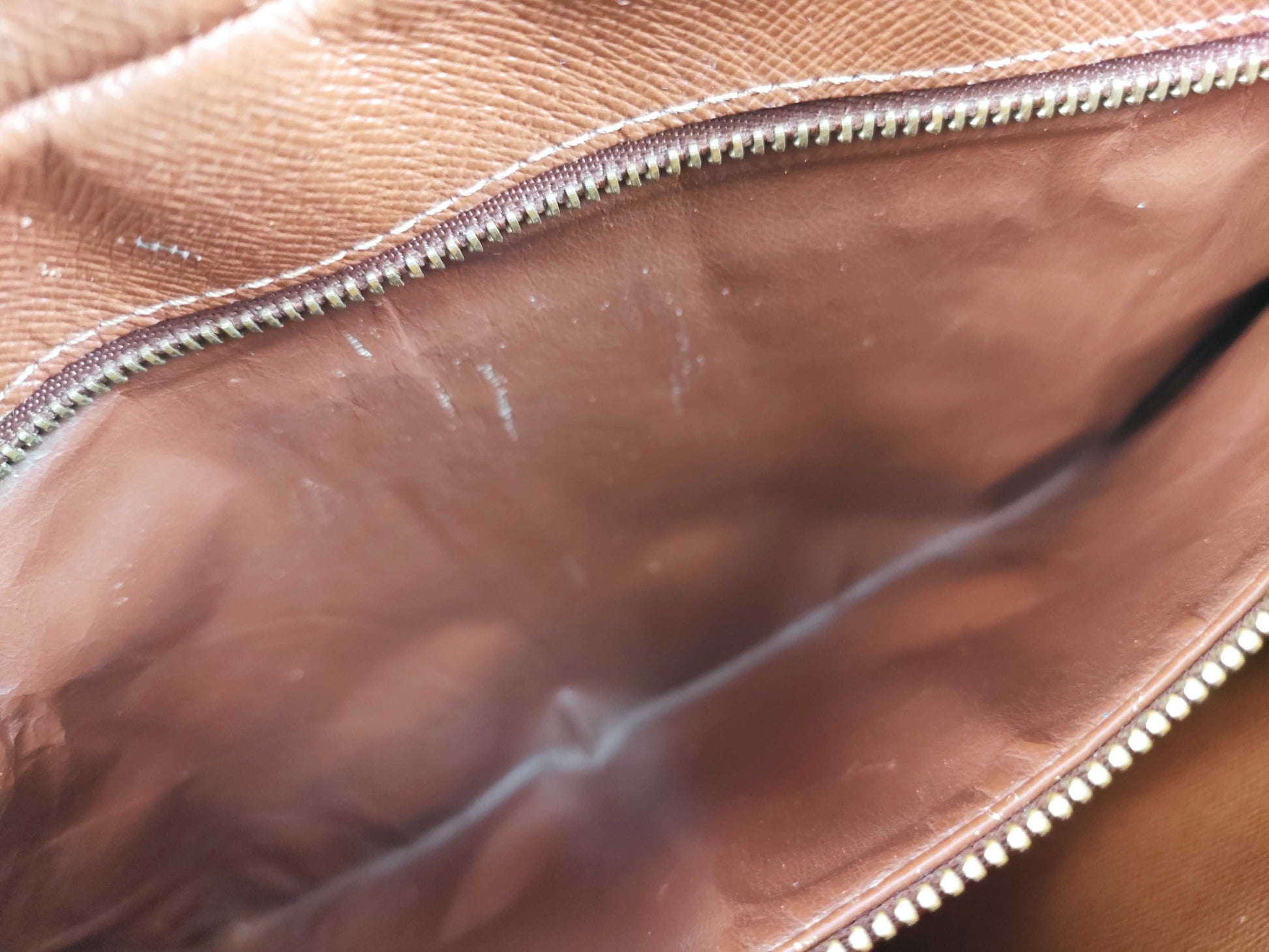 LOUIS VUITTON Monogram Louis Vuitton Shoulder Bag