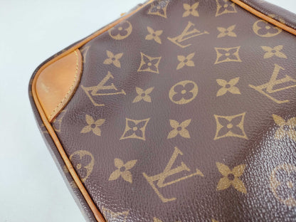 LOUIS VUITTON Monogram Louis Vuitton Shoulder Bag
