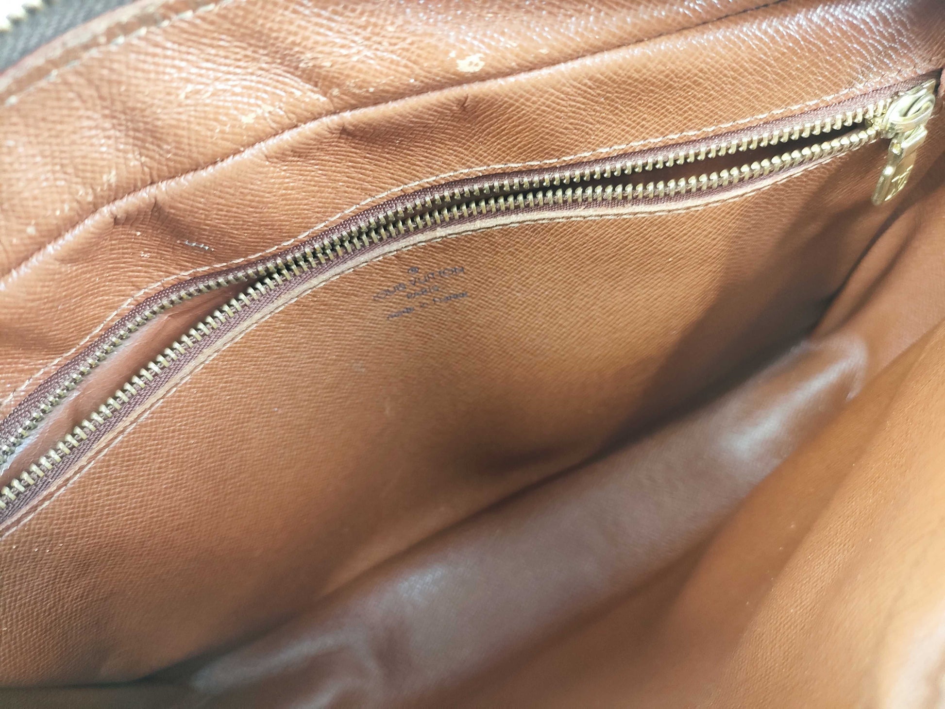 LOUIS VUITTON Monogram Louis Vuitton Shoulder Bag