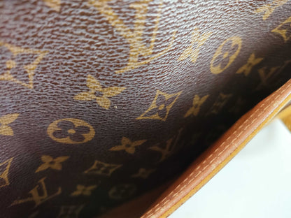 LOUIS VUITTON Monogram Louis Vuitton Shoulder Bag