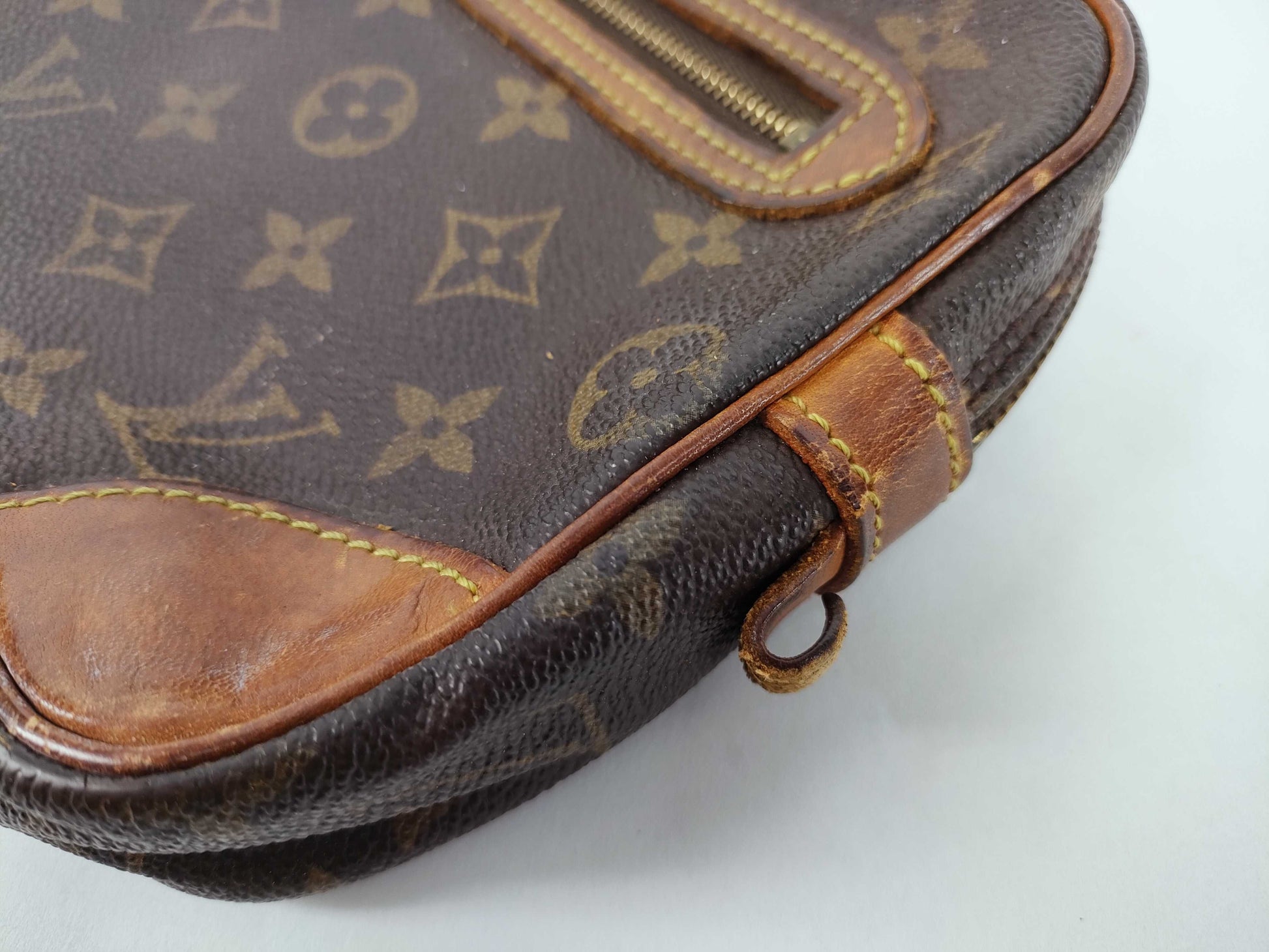 LOUIS VUITTON Monogram Louis Vuitton Second Bag
