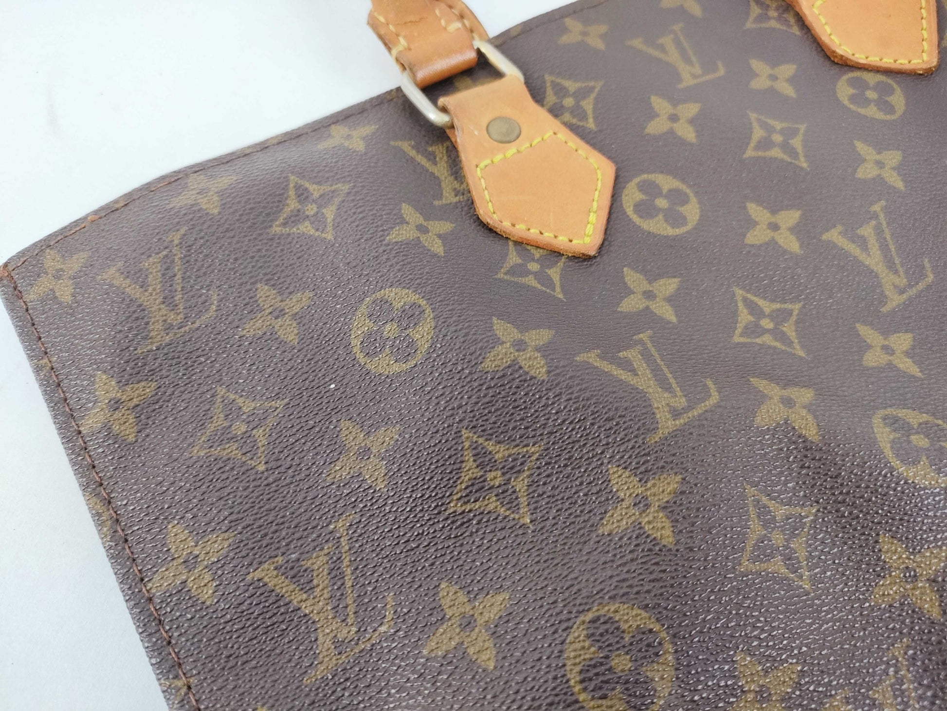 LOUIS VUITTON Monogram Louis Vuitton Tote Bag