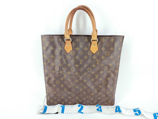 LOUIS VUITTON Monogram Louis Vuitton Tote Bag