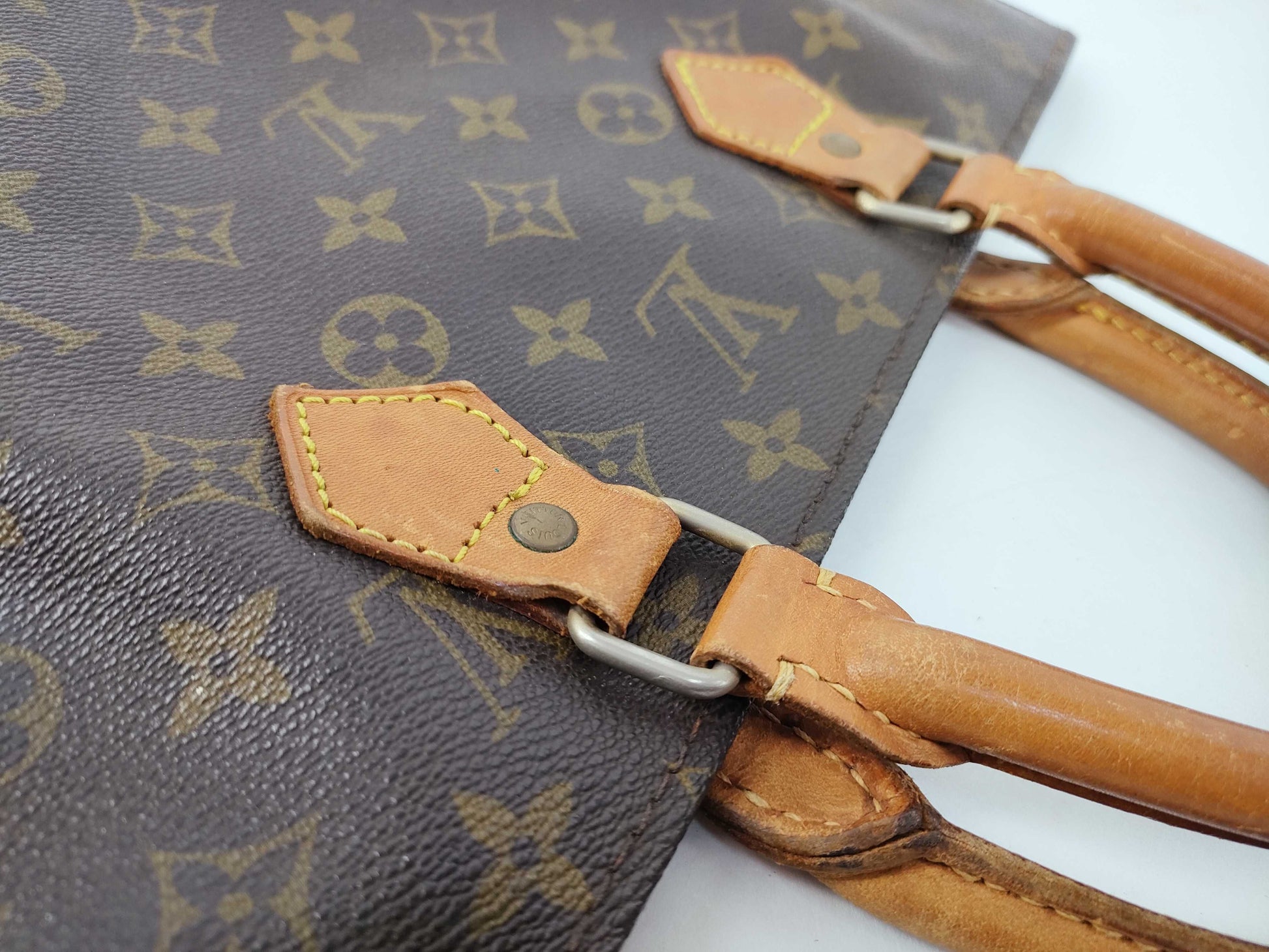 LOUIS VUITTON Monogram Louis Vuitton Tote Bag