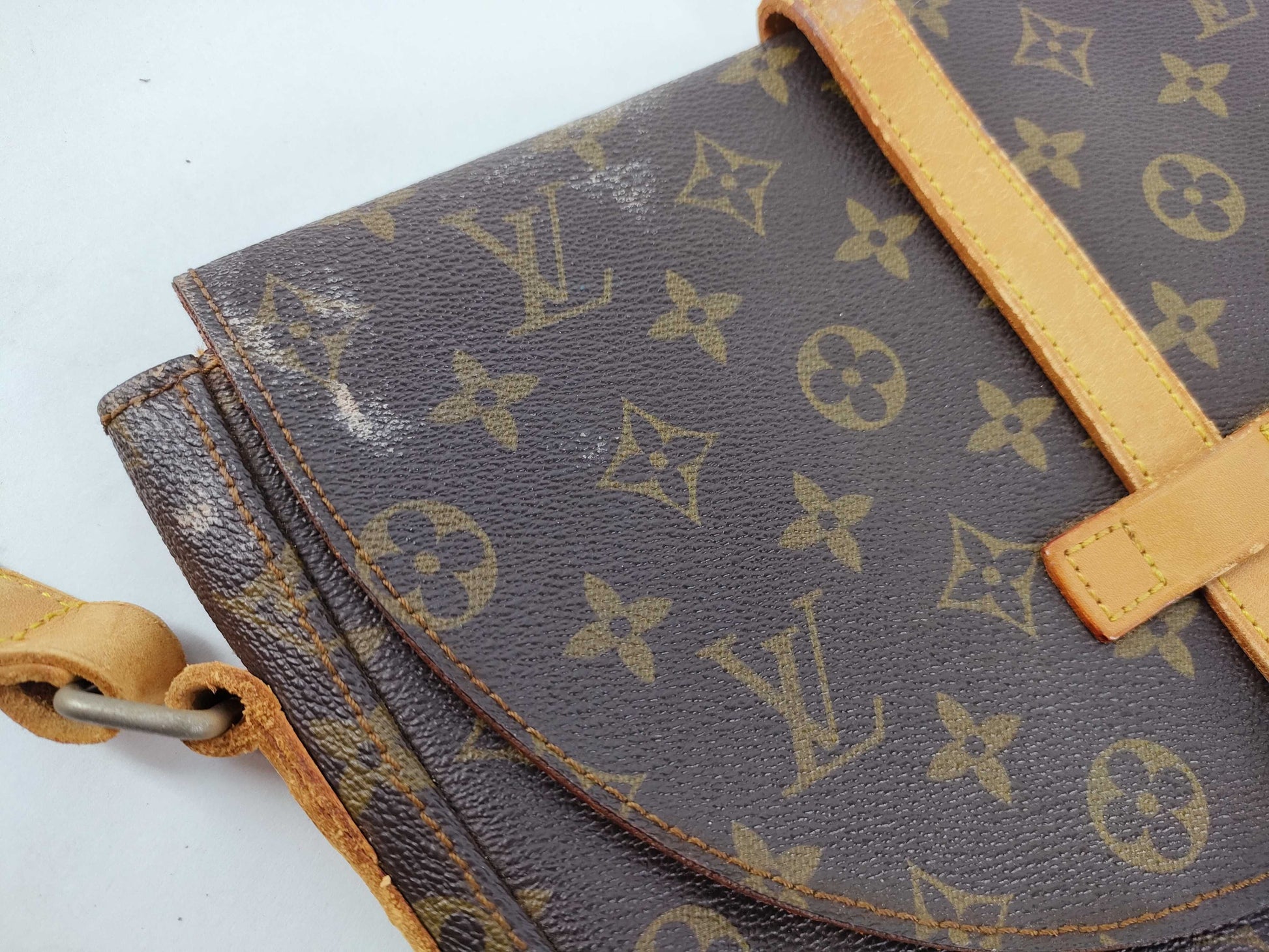 LOUIS VUITTON Monogram Louis Vuitton Shoulder Bag