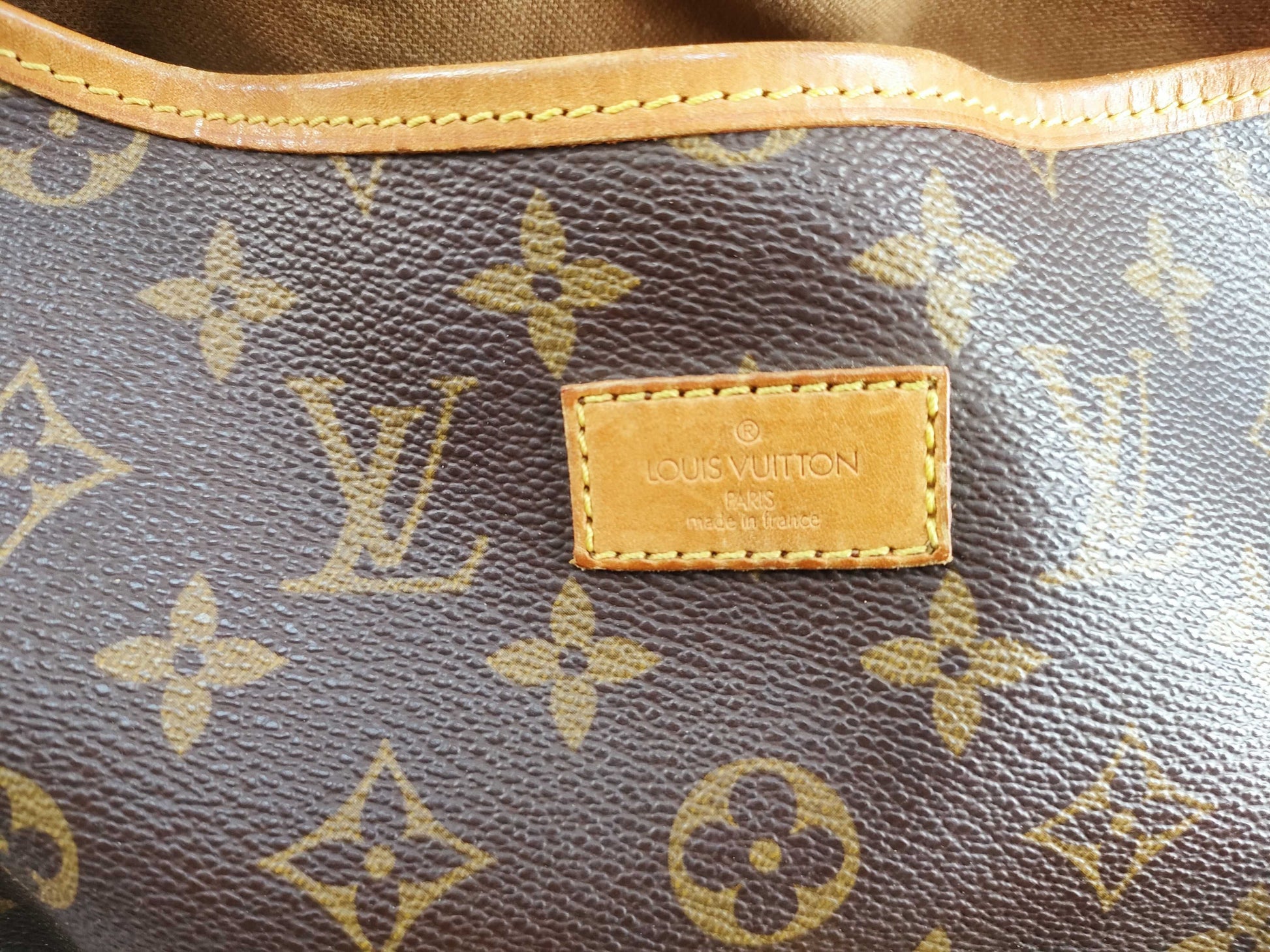 LOUIS VUITTON Monogram Louis Vuitton Shoulder Bag