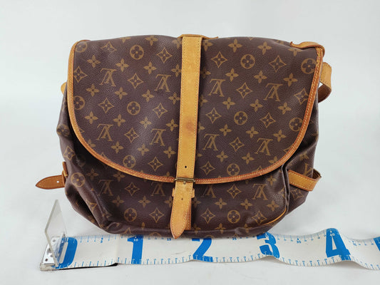 LOUIS VUITTON Monogram Louis Vuitton Shoulder Bag