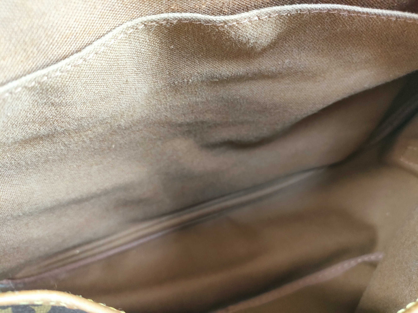 LOUIS VUITTON Monogram Louis Vuitton Shoulder Bag