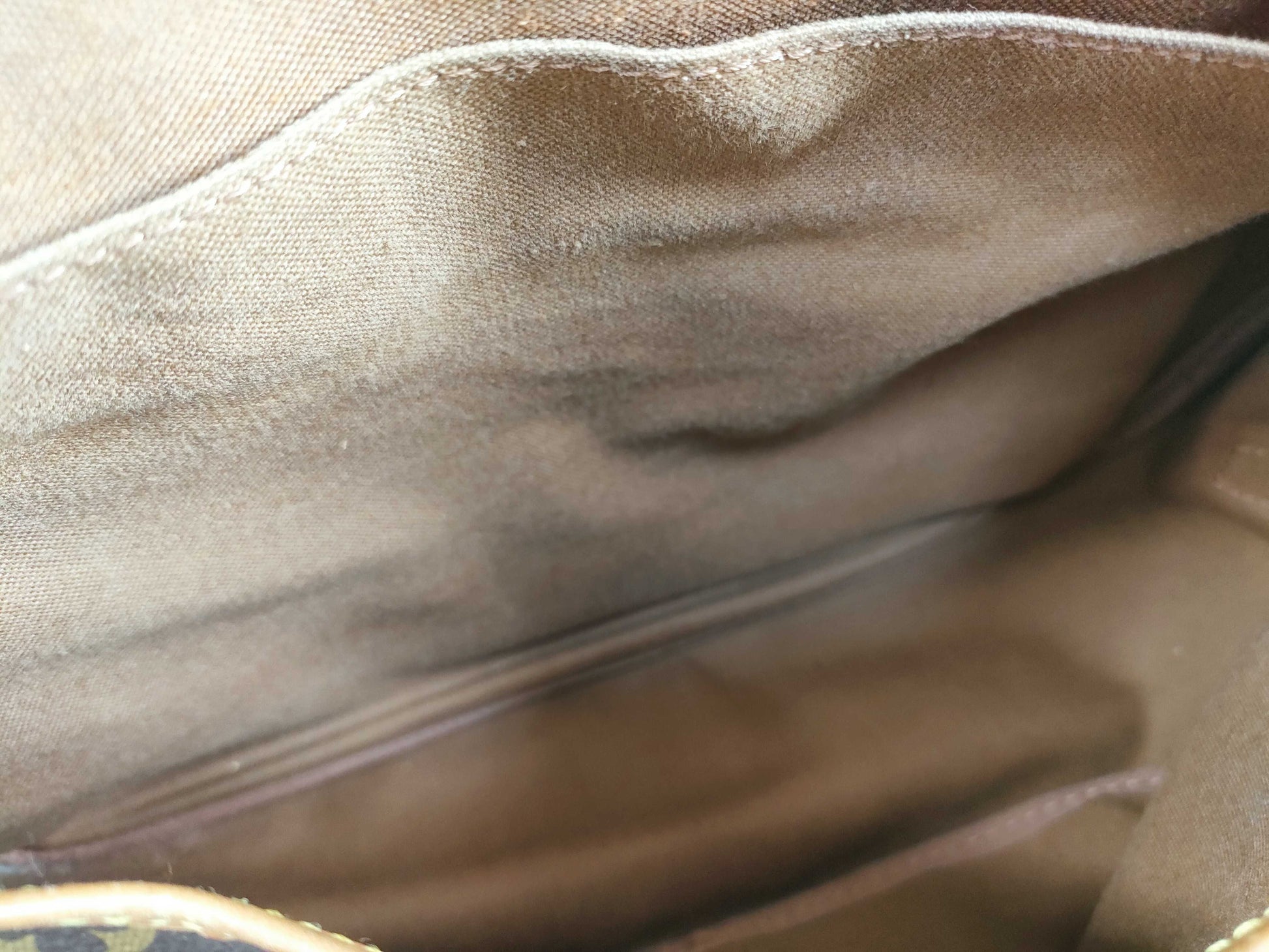 LOUIS VUITTON Monogram Louis Vuitton Shoulder Bag