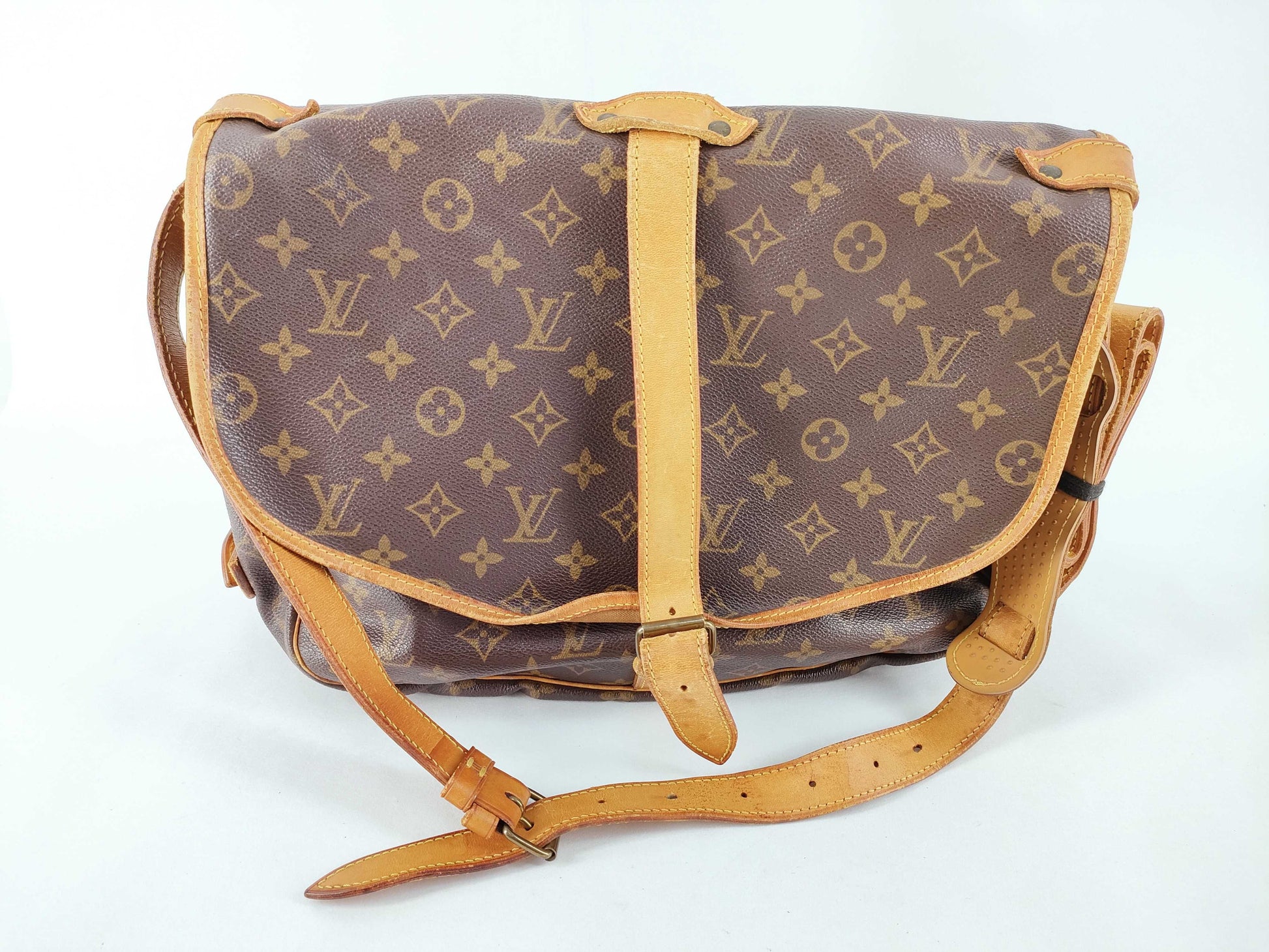 LOUIS VUITTON Monogram Louis Vuitton Shoulder Bag