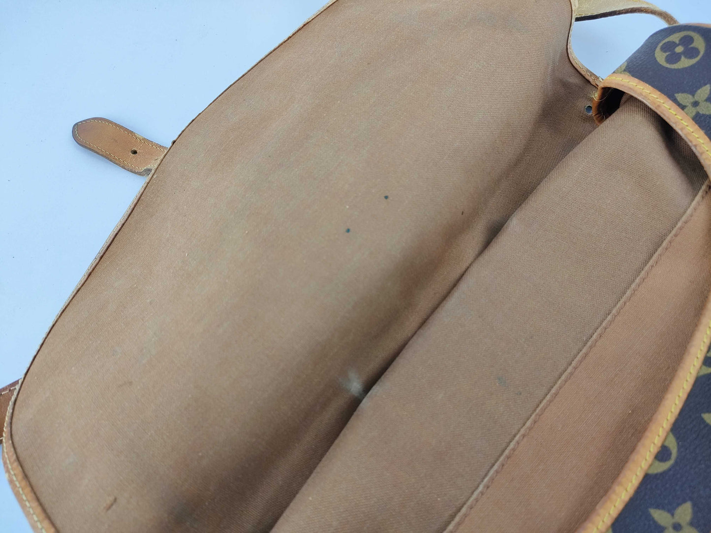 LOUIS VUITTON Monogram Louis Vuitton Shoulder Bag
