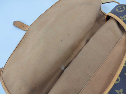 LOUIS VUITTON Monogram Louis Vuitton Shoulder Bag