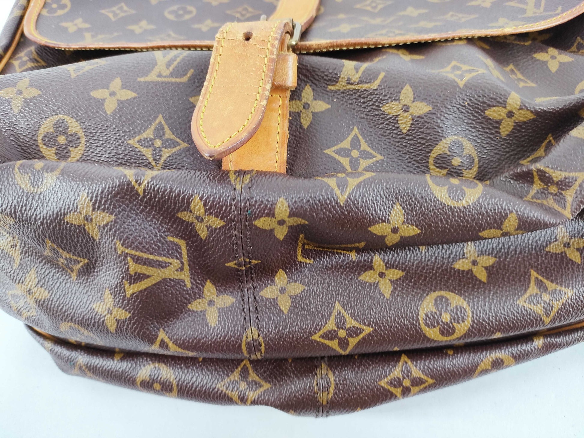 LOUIS VUITTON Monogram Louis Vuitton Shoulder Bag