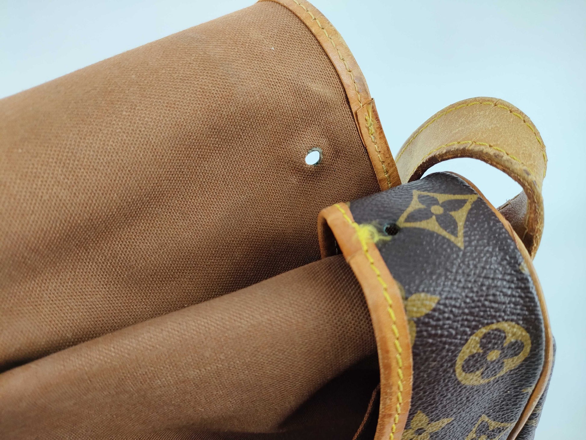 LOUIS VUITTON Monogram Louis Vuitton Shoulder Bag