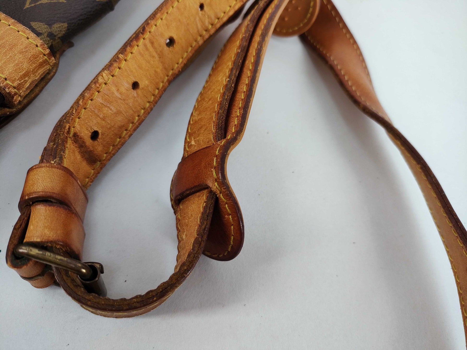LOUIS VUITTON Monogram Louis Vuitton Shoulder Bag