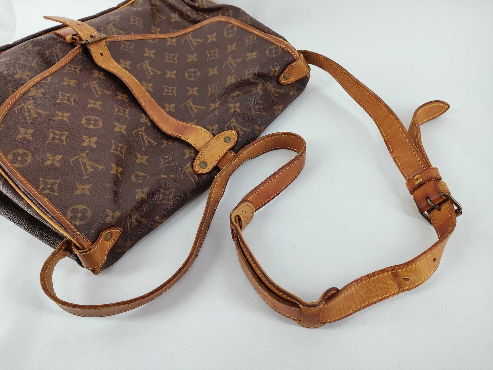 LOUIS VUITTON Monogram Shoulder Bag