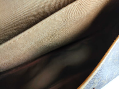 LOUIS VUITTON Monogram Louis Vuitton Shoulder Bag