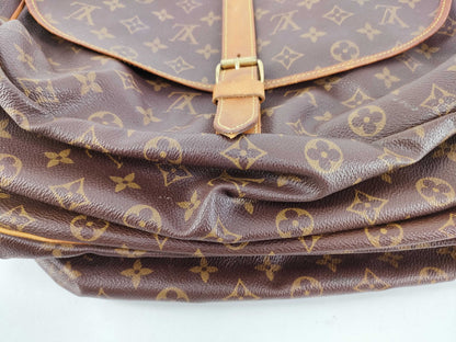 LOUIS VUITTON Monogram Louis Vuitton Shoulder Bag