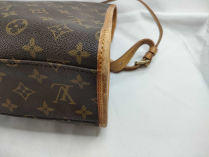 LOUIS VUITTON M51120 Monogram LOUIS VUITTON Beverly M51120 Handbag