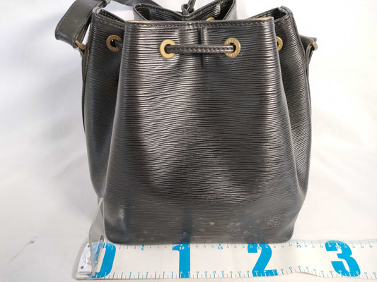 LOUIS VUITTON M44102 Monogram LOUIS VUITTON Petit Noe M44102 Shoulder Bag
