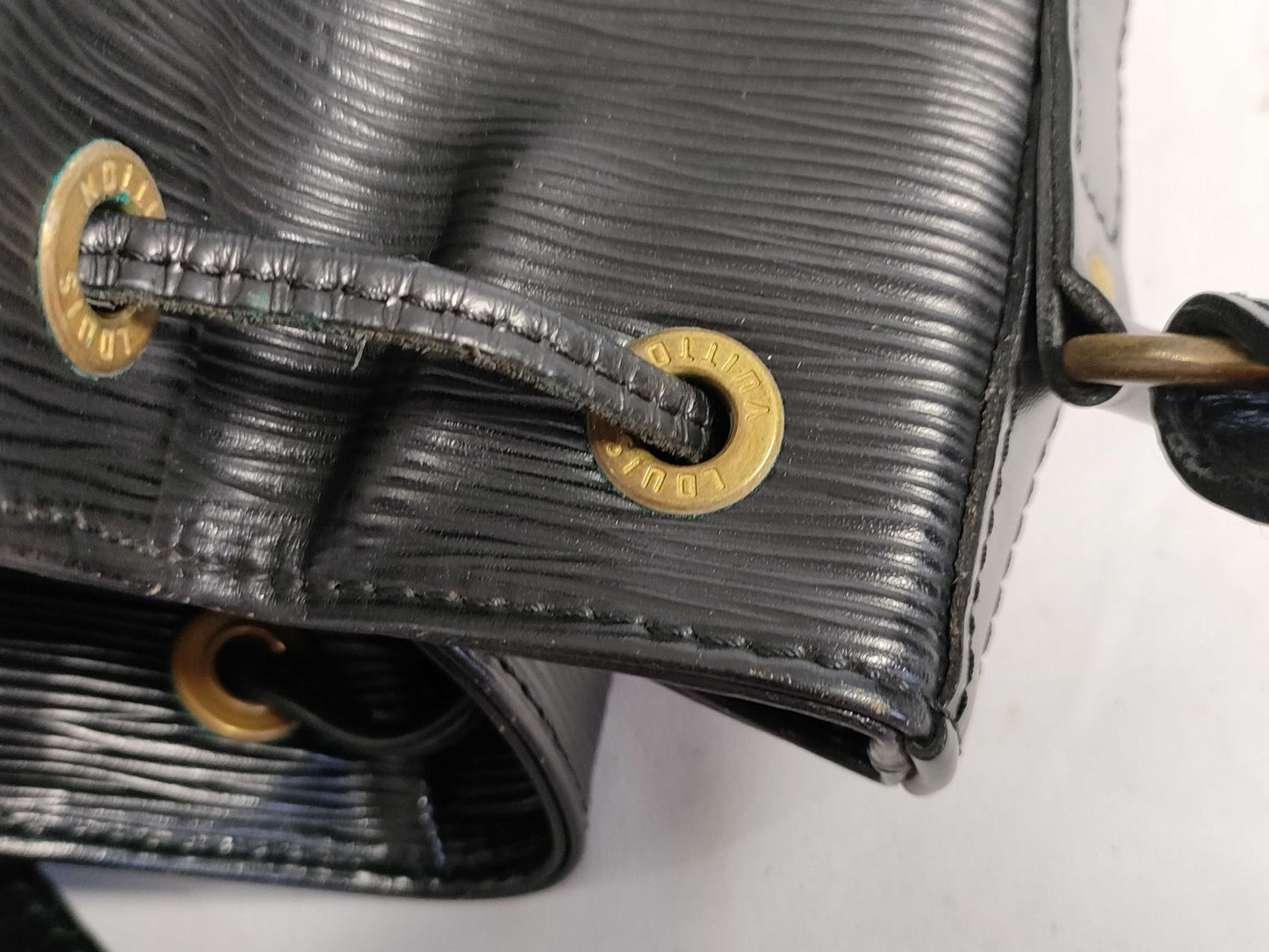 LOUIS VUITTON M44102 Monogram LOUIS VUITTON Petit Noe M44102 Shoulder Bag