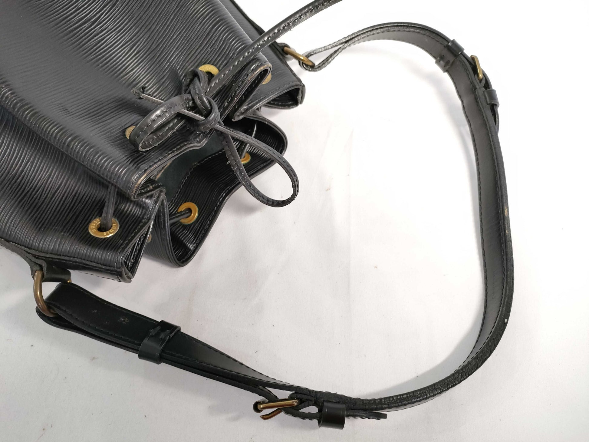LOUIS VUITTON M44102 Monogram LOUIS VUITTON Petit Noe M44102 Shoulder Bag