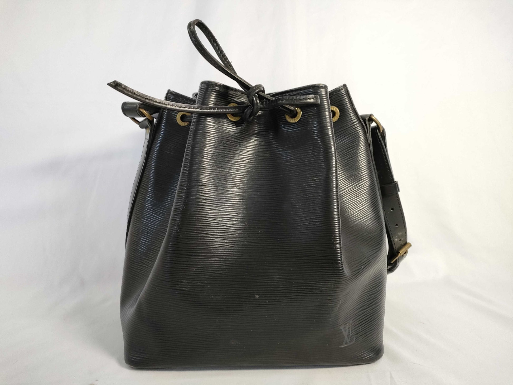 LOUIS VUITTON M44102 Monogram LOUIS VUITTON Petit Noe M44102 Shoulder Bag