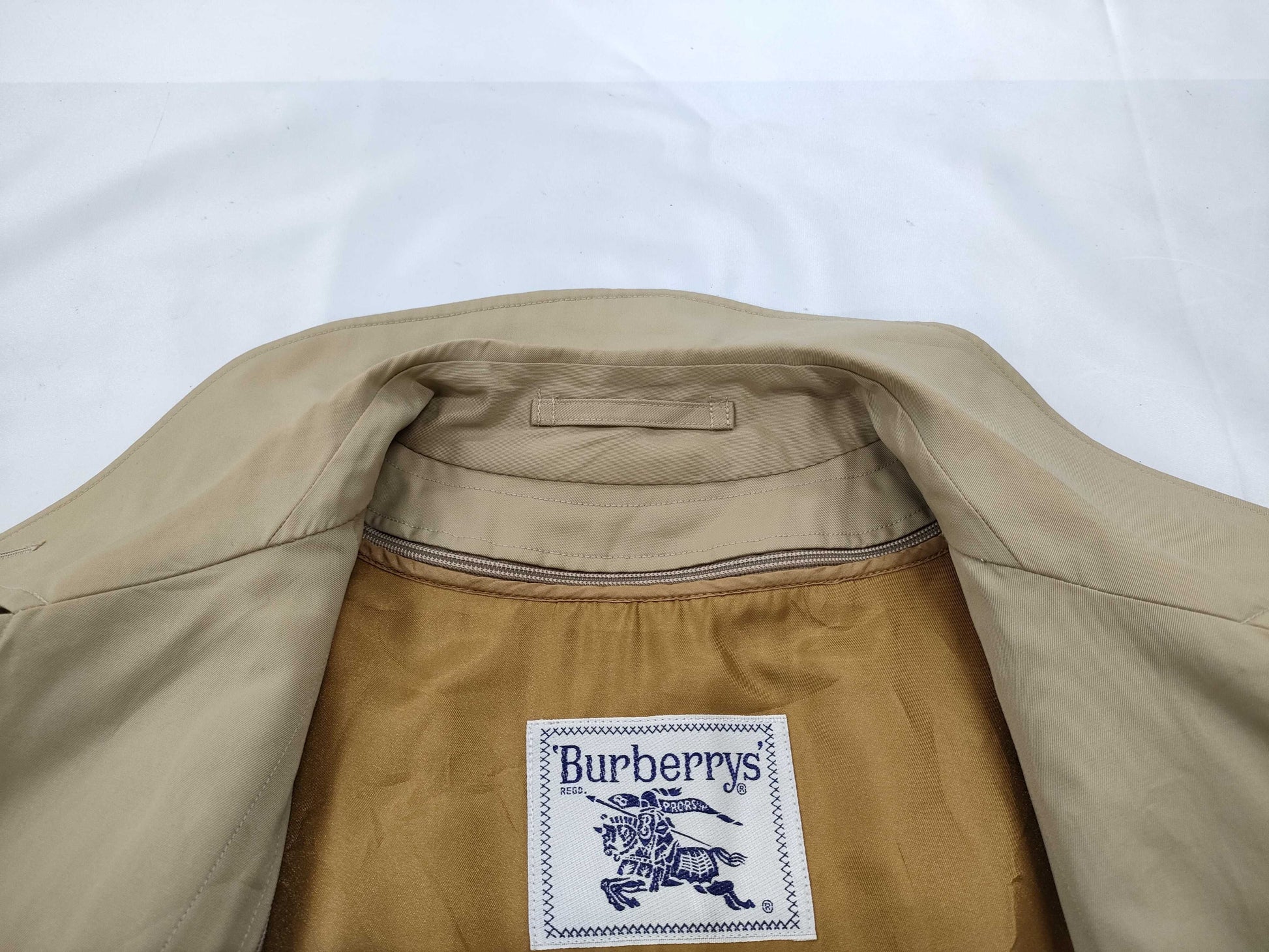 BURBERRY Trench Coat Size 7AB2 Coat