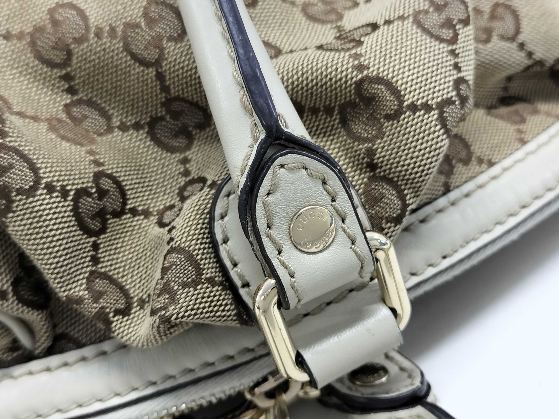 GUCCI 223974GG Canvas 2-Way Handbag with Keychain and Shoulder Strap