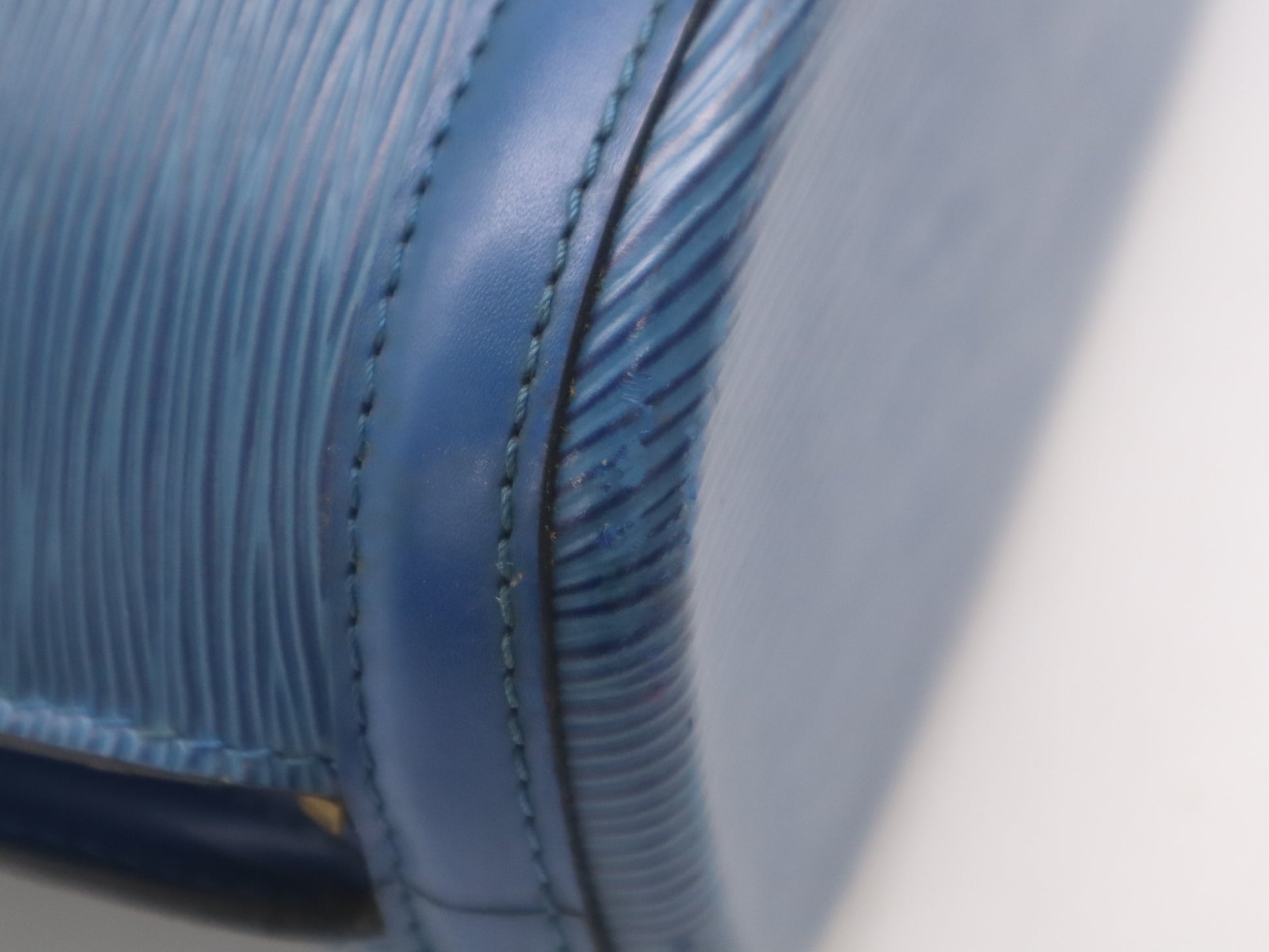 LOUIS VUITTON M52285 Epi-Lussac Toledo Blue Tote Bag