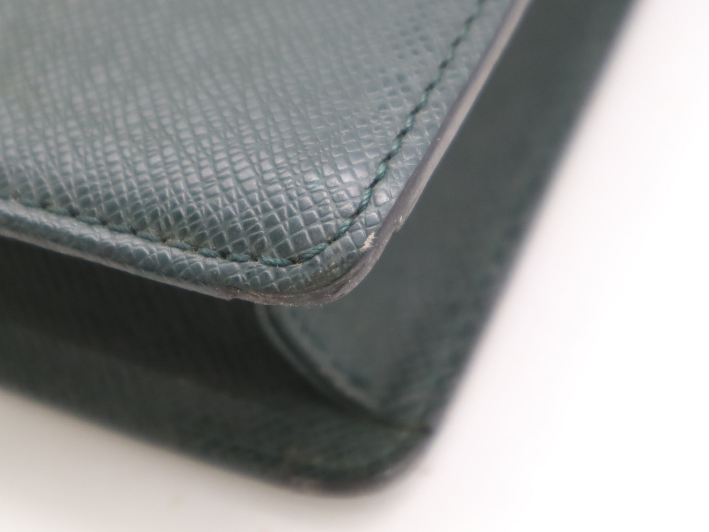 LOUIS VUITTON M30074 Taiga Serviette Clado Business Bag