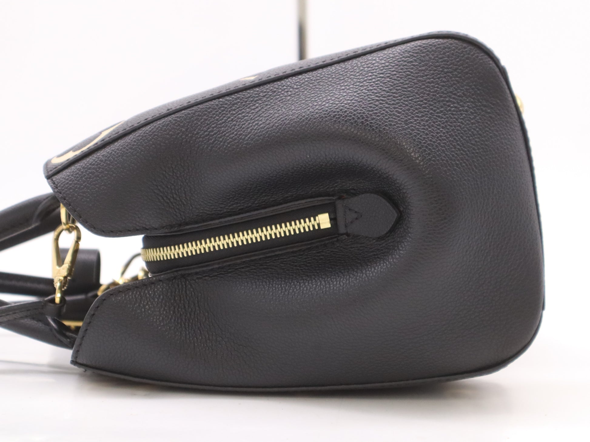 LOUIS VUITTON M45499 Empreinte Montaigne MM Shoulder Bag in Noir and Beige with Poignier Crochet Shoulder Strap, RFID Verified