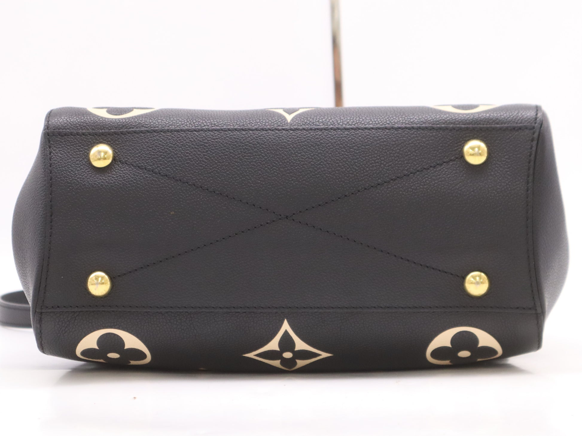 LOUIS VUITTON M45499 Empreinte Montaigne MM Shoulder Bag in Noir and Beige with Poignier Crochet Shoulder Strap, RFID Verified