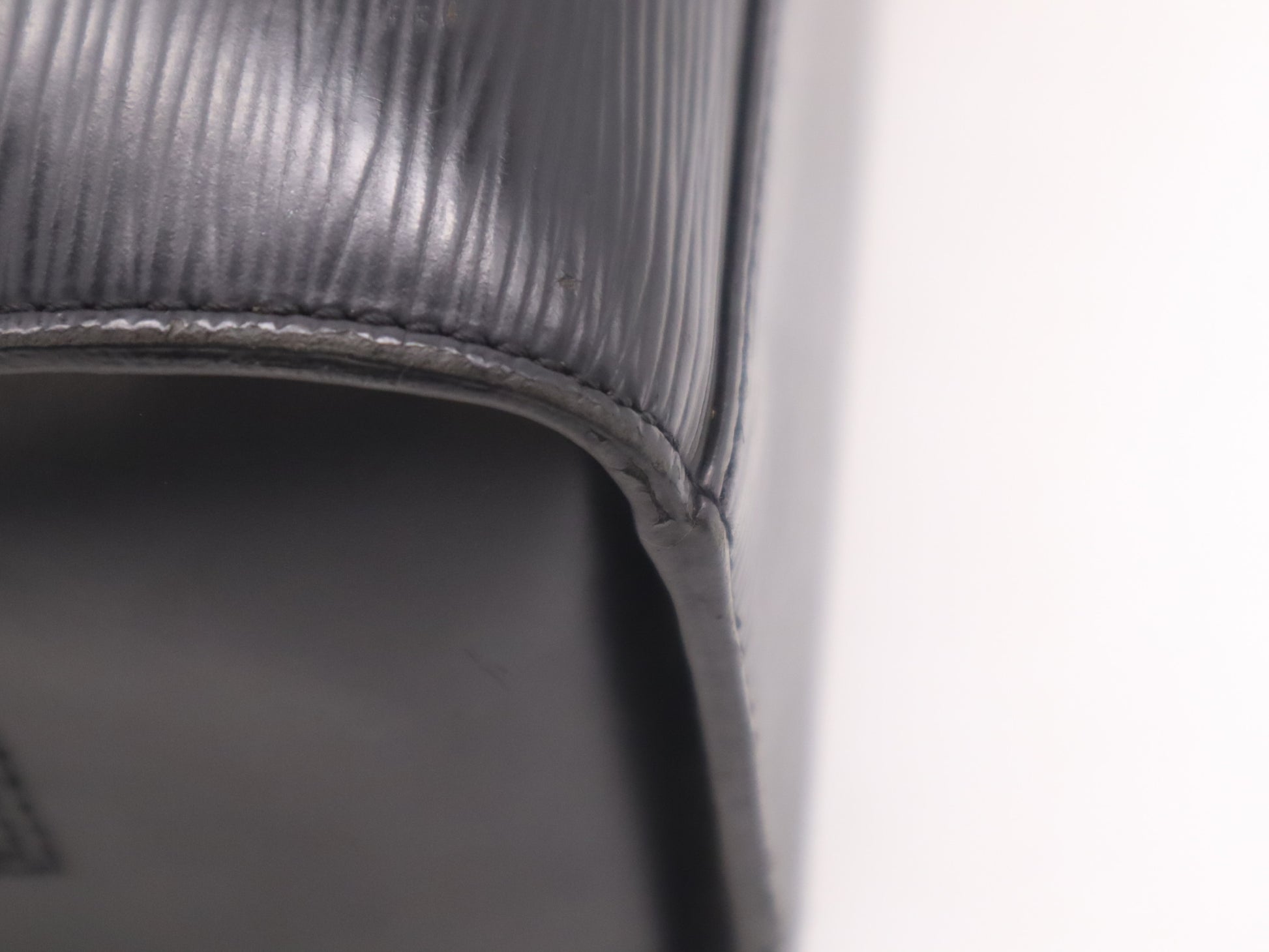 LOUIS VUITTON M54512 Epi Sorbonne Noir Handbag