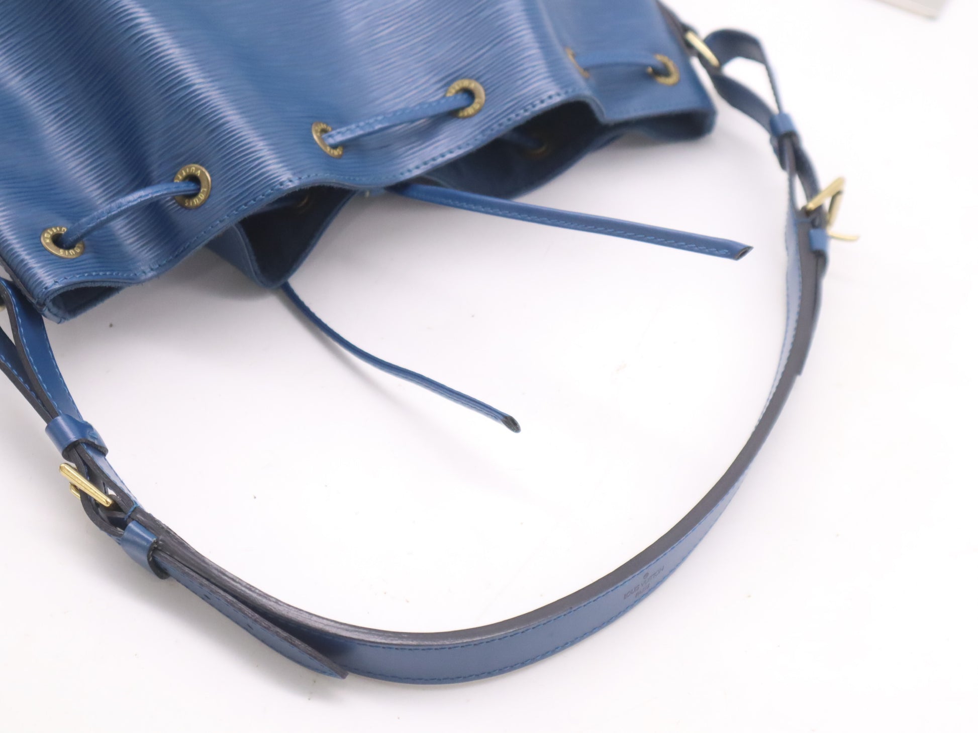 LOUIS VUITTON M44105 Epi Petit Noe Toledo Blue Shoulder Bag