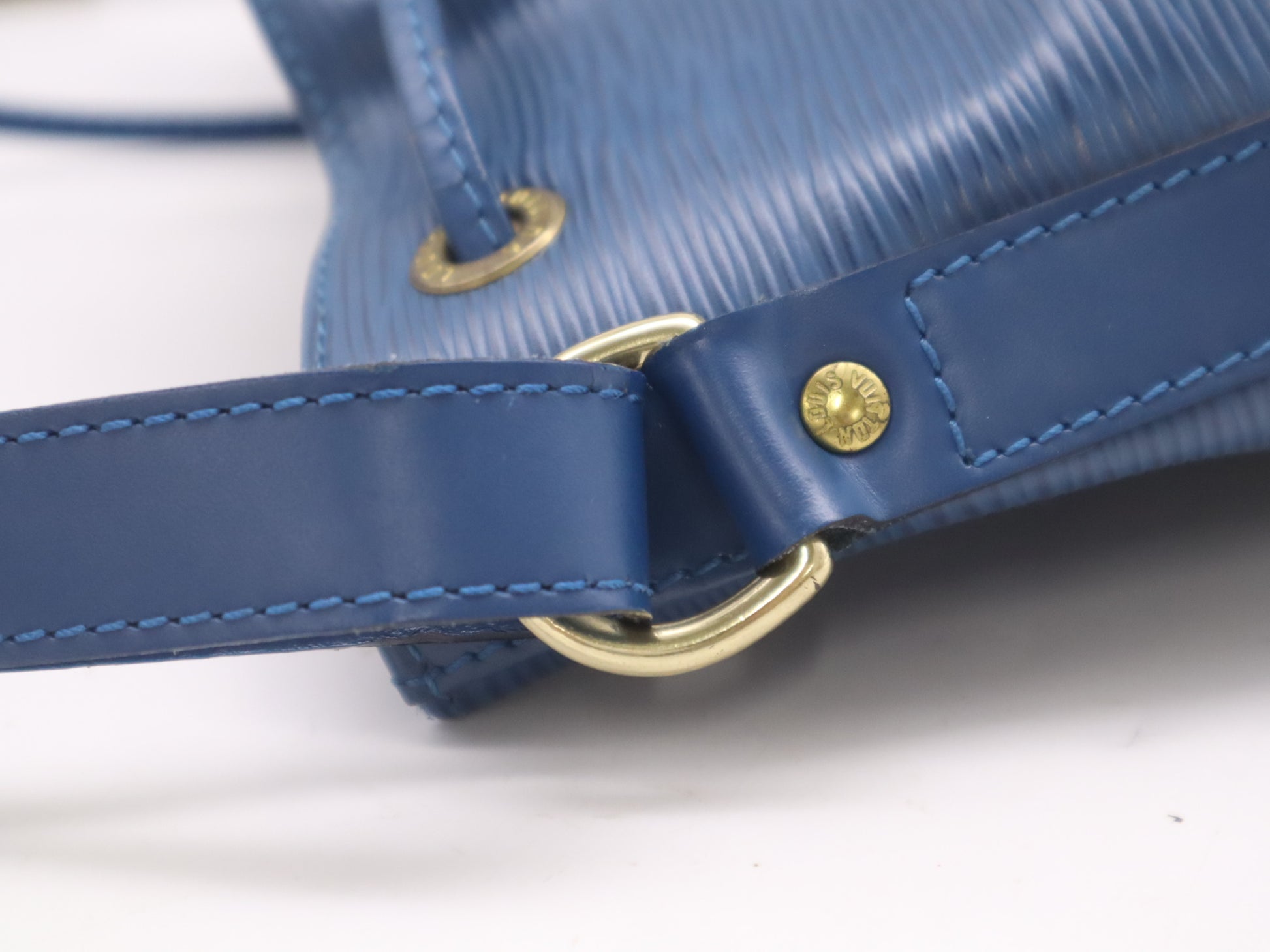 LOUIS VUITTON M44105 Epi Petit Noe Toledo Blue Shoulder Bag